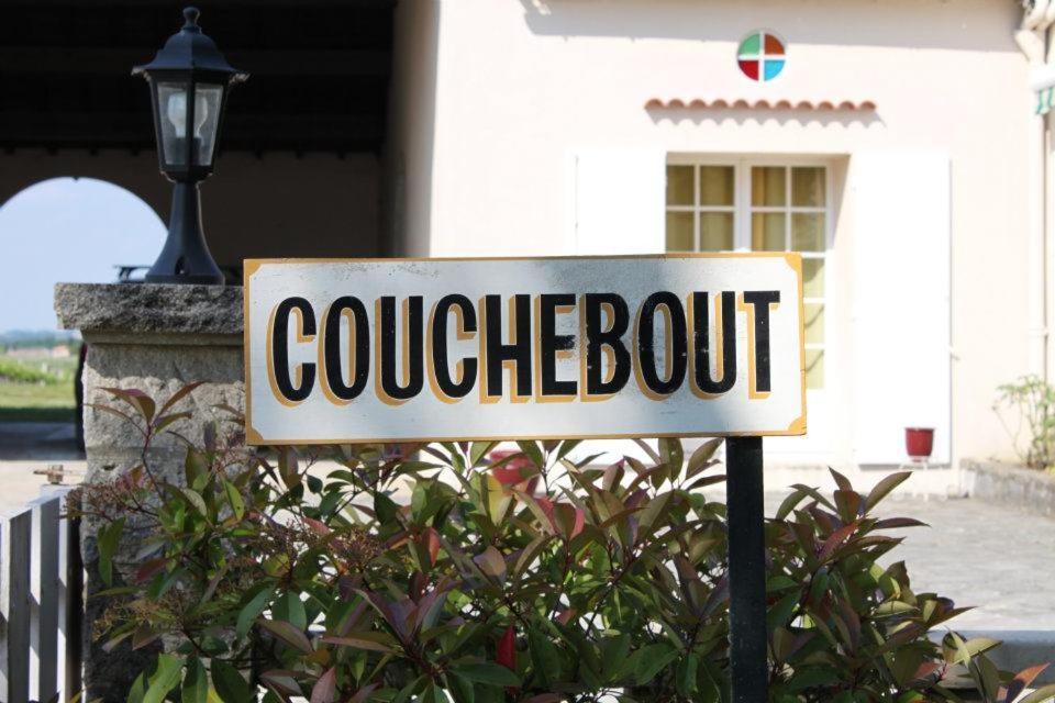Chateau Couchebout Bed and Breakfast Pugnac Exteriör bild